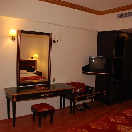 Hotel Cesars Side